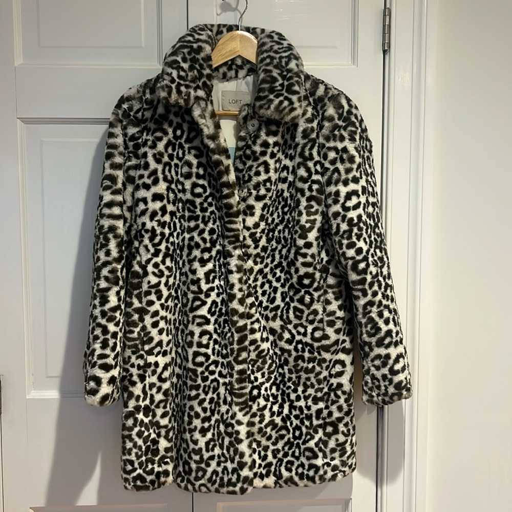 Loft fuzzy leopard jacket, light weight